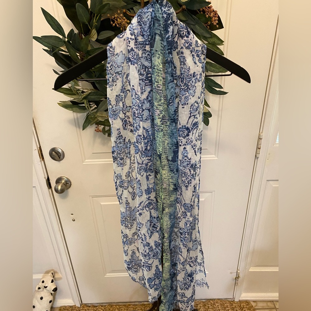 FRAAS Lightweight Floral Blue Scarf